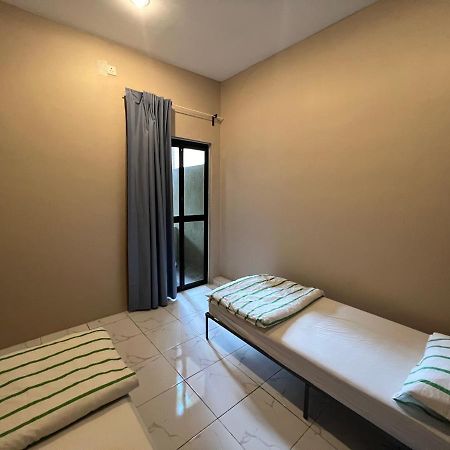 TheAtbas Homestay 17 in Seri Iskandar Perak 3 Bedroom Bota Luaran gambar